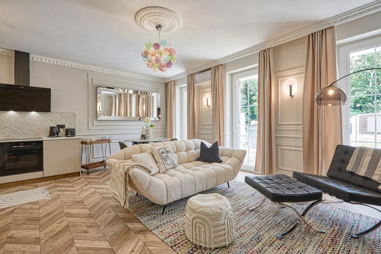 The Doors Luxury Apartment Mosonmagyarovar Exterior photo
